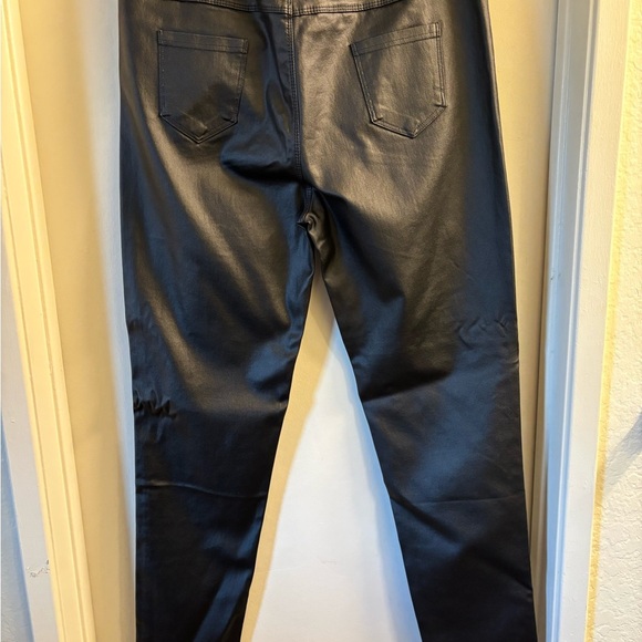 Elegant Black Straight Leg Women's Pleather Pants - Picture 4 of 5